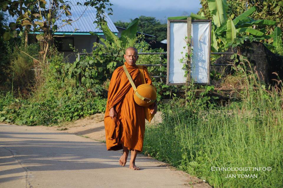 Buddhistický mnich v Thajsku. Foto: Jan Toman, 2017.